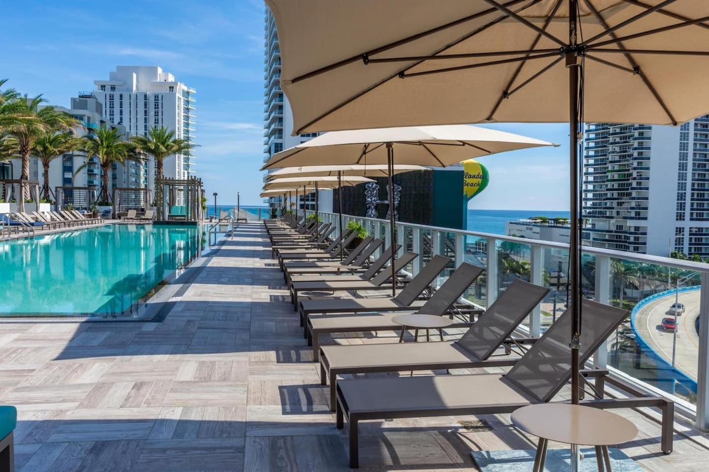 Amazing Apartments At H Beach House Голливуд Экстерьер фото