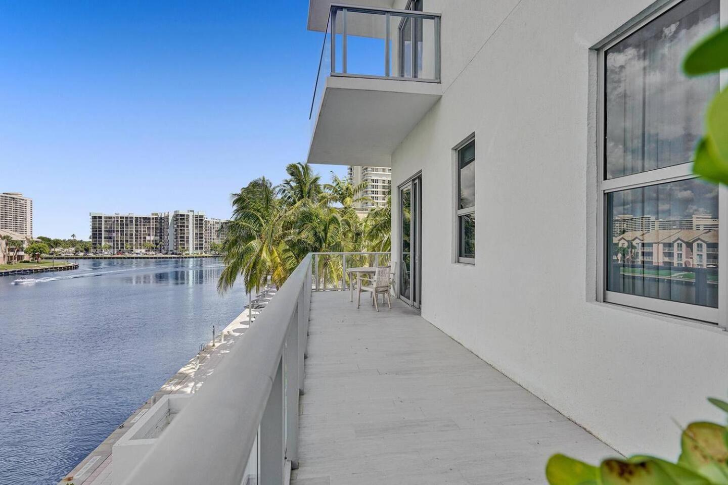 Amazing Apartments At H Beach House Голливуд Экстерьер фото