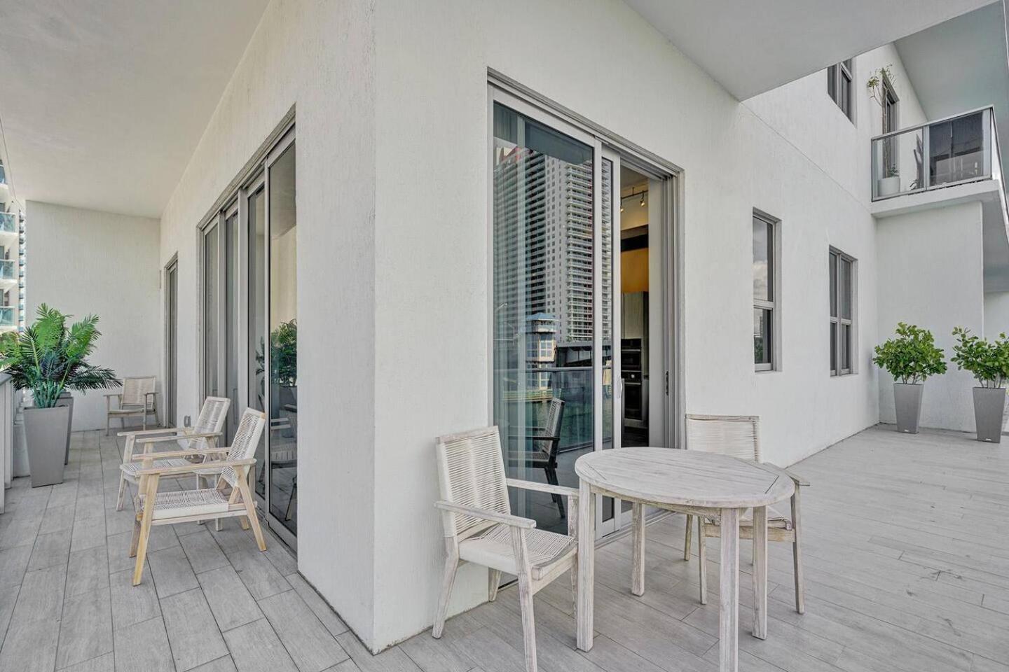 Amazing Apartments At H Beach House Голливуд Экстерьер фото
