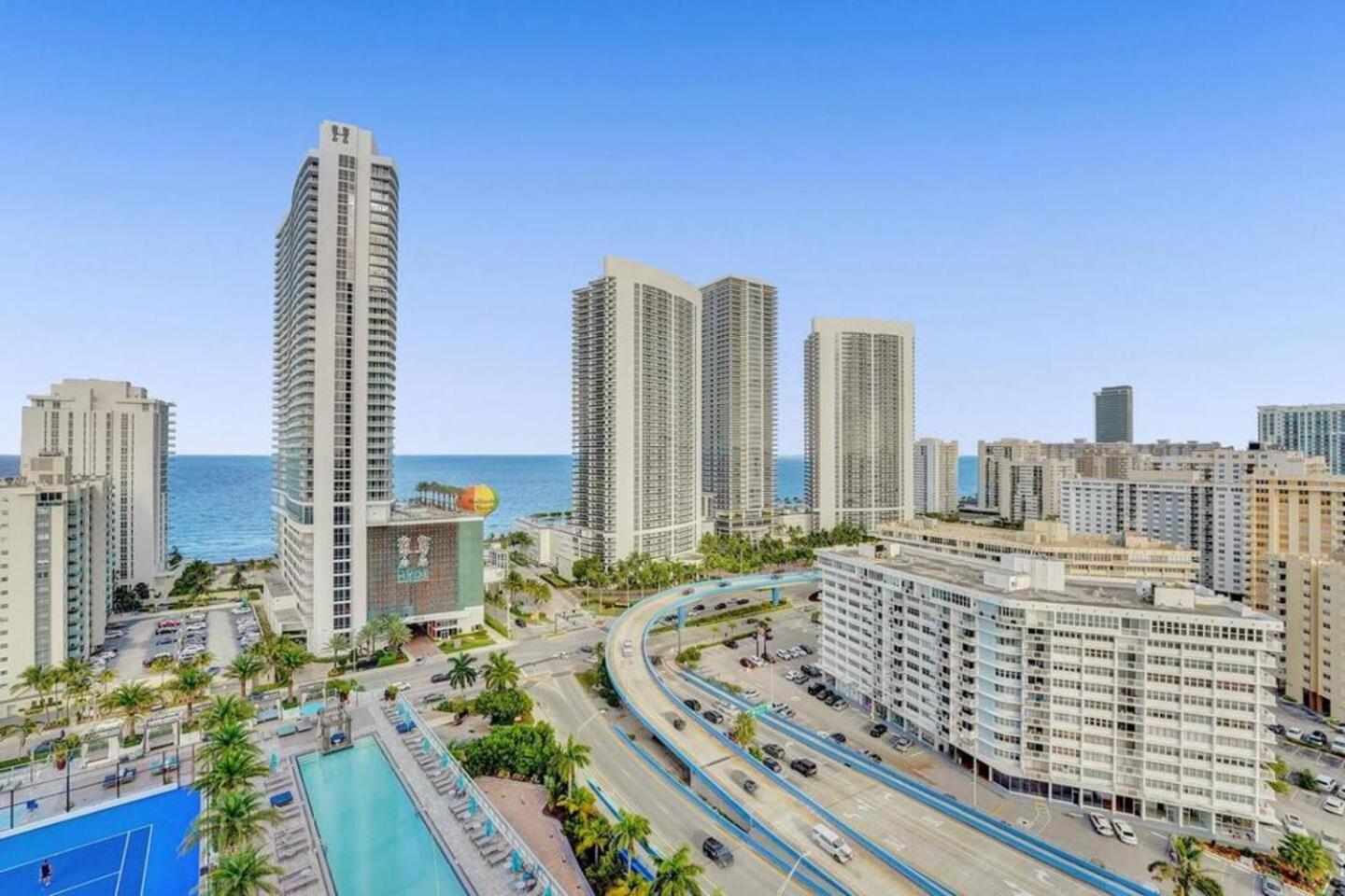 Amazing Apartments At H Beach House Голливуд Экстерьер фото