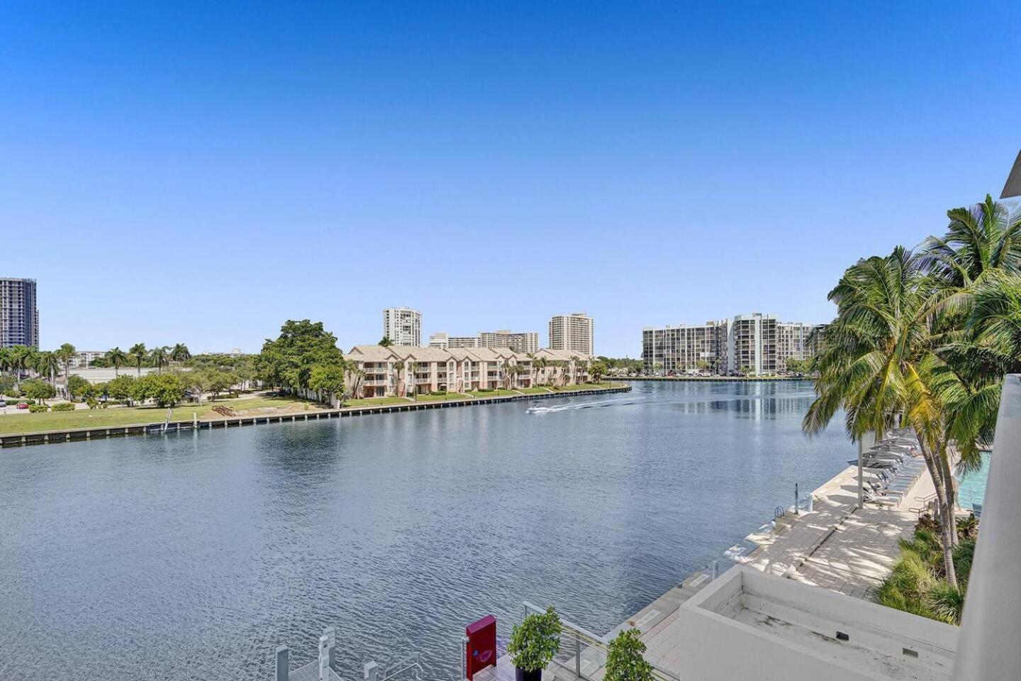 Amazing Apartments At H Beach House Голливуд Экстерьер фото