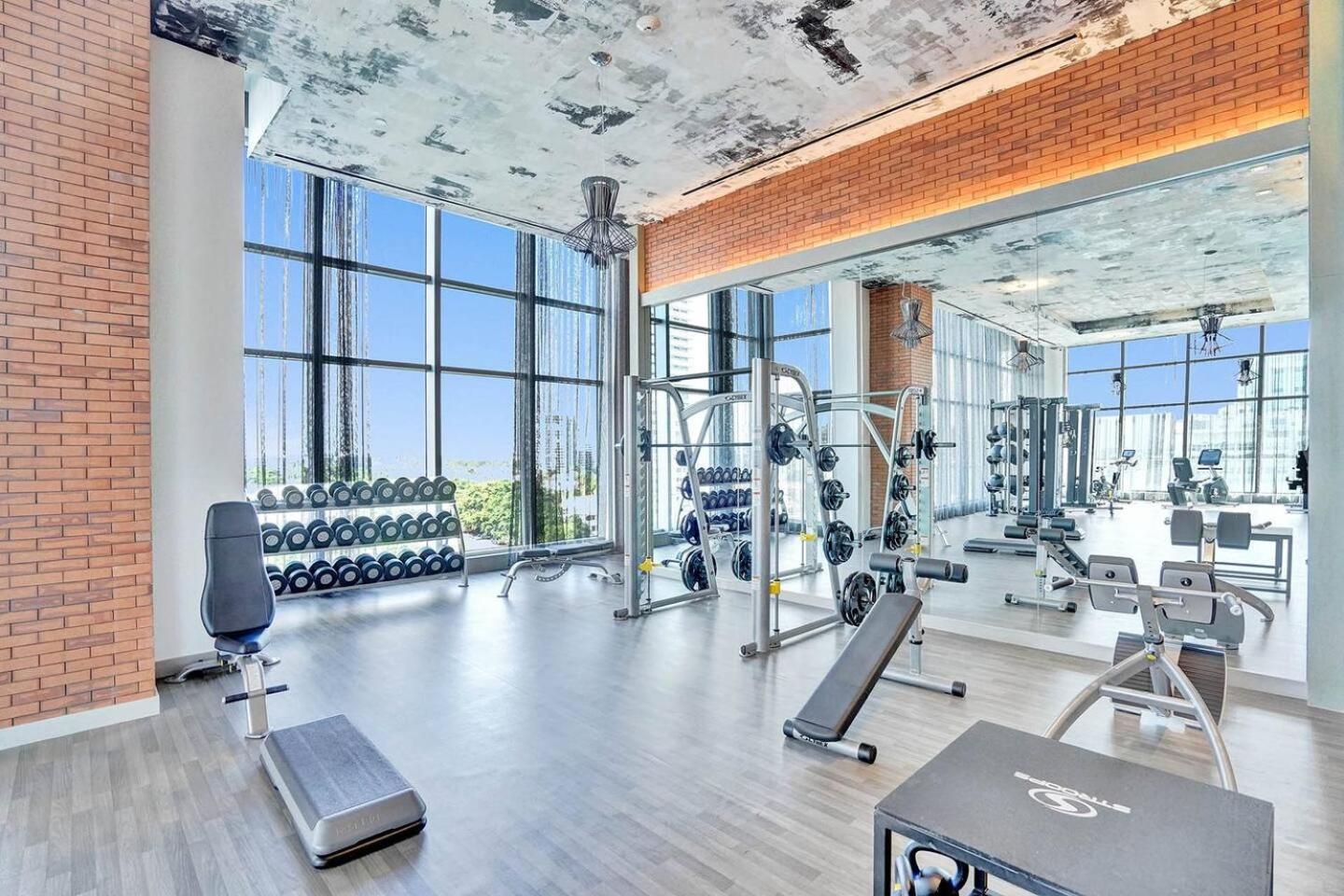 Amazing Apartments At H Beach House Голливуд Экстерьер фото