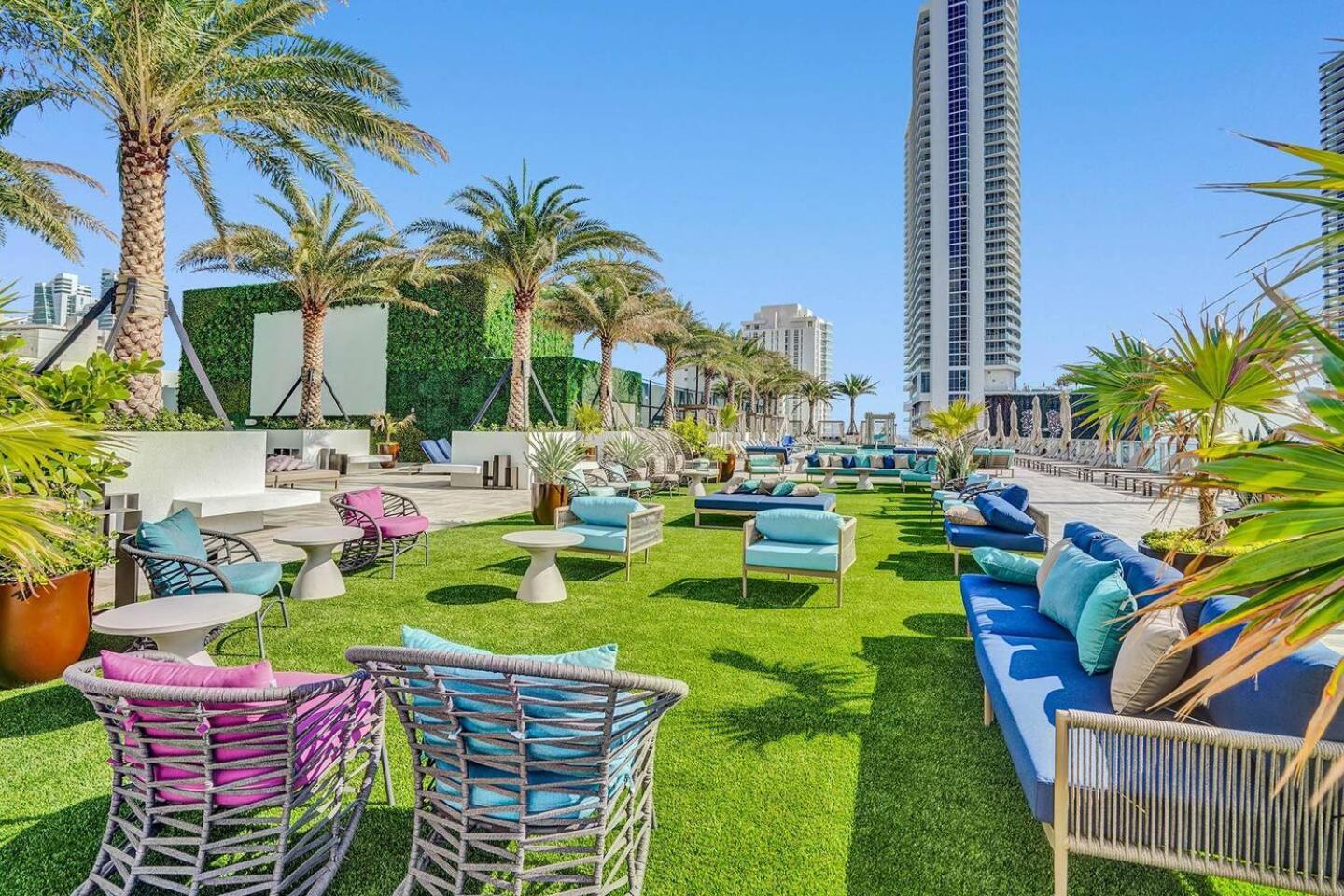 Amazing Apartments At H Beach House Голливуд Экстерьер фото