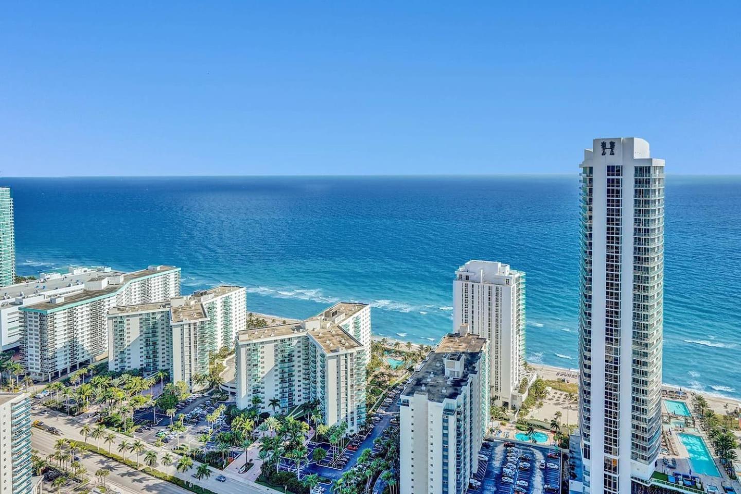 Amazing Apartments At H Beach House Голливуд Экстерьер фото