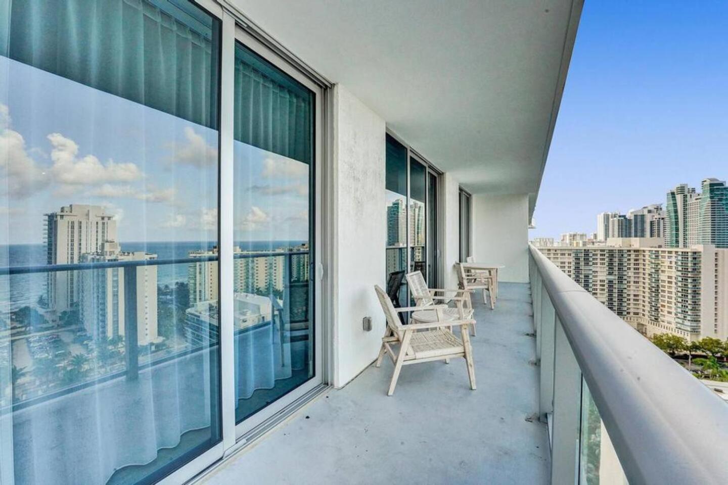 Amazing Apartments At H Beach House Голливуд Экстерьер фото