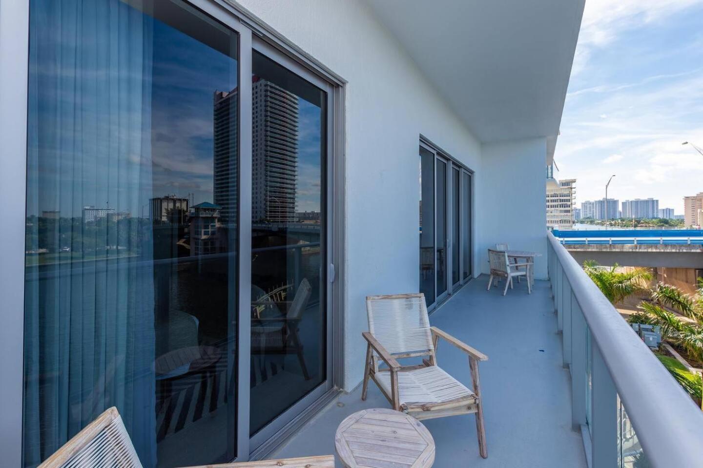 Amazing Apartments At H Beach House Голливуд Экстерьер фото