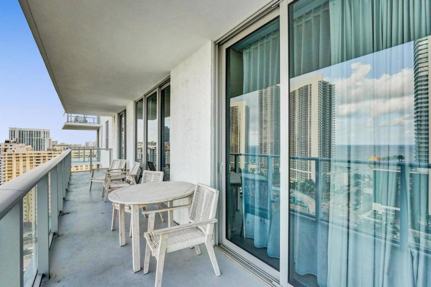 Amazing Apartments At H Beach House Голливуд Экстерьер фото