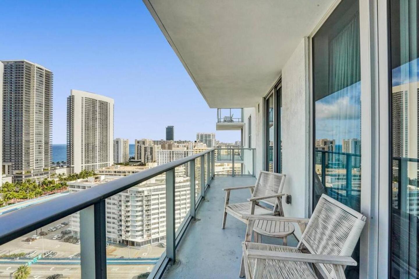 Amazing Apartments At H Beach House Голливуд Экстерьер фото