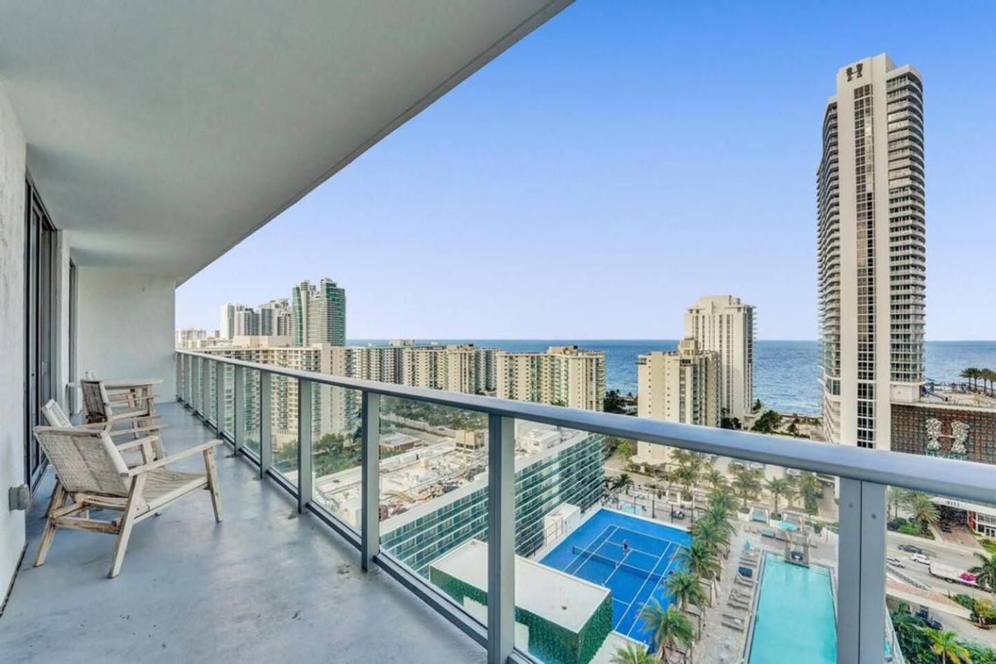 Amazing Apartments At H Beach House Голливуд Экстерьер фото