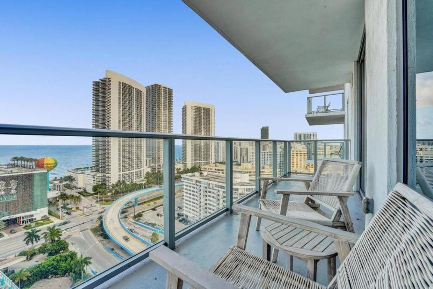 Amazing Apartments At H Beach House Голливуд Экстерьер фото